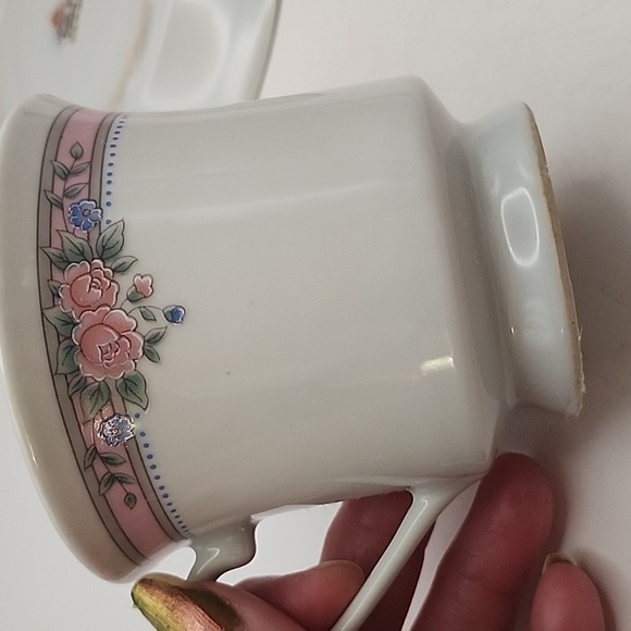 Vintage China Tea Cup and Saucer Made in China - Picture 11 of 12